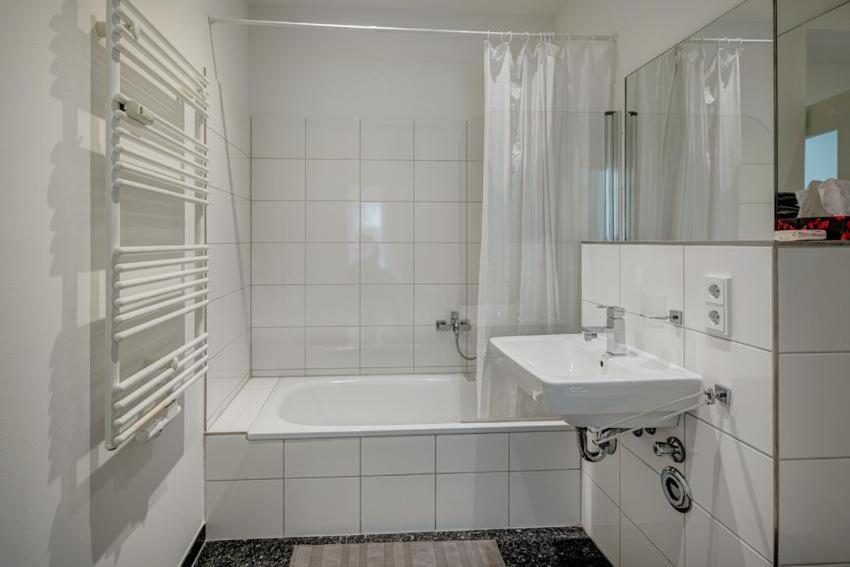 מינכן Cozy Modern Apartment With Garden In The Center Next To Oktoberfest מראה חיצוני תמונה